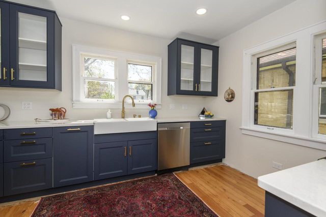 2844 N Hartung AVENUE, Milwaukee, WI 53210