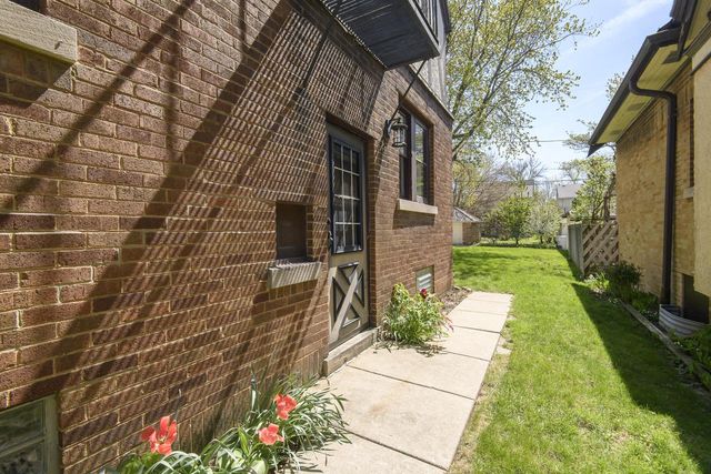 2844 N Hartung AVENUE, Milwaukee, WI 53210