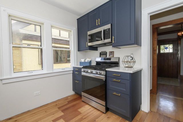 2844 N Hartung AVENUE, Milwaukee, WI 53210