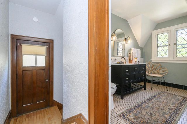 2844 N Hartung AVENUE, Milwaukee, WI 53210