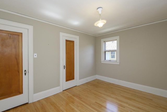 2844 N Hartung AVENUE, Milwaukee, WI 53210
