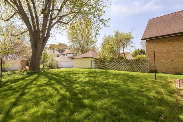 2844 N Hartung AVENUE, Milwaukee, WI 53210