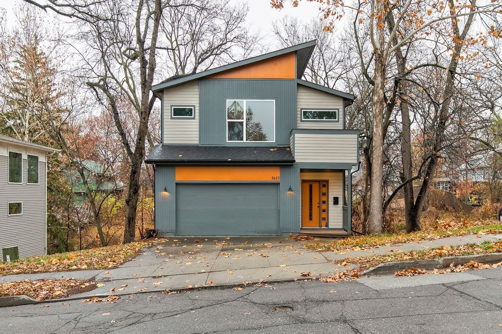 1601 32nd Street, Des Moines, IA 50311