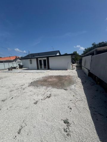 841 NE 4th Pl, Hialeah, FL 33010