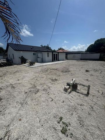 841 NE 4th Pl, Hialeah, FL 33010