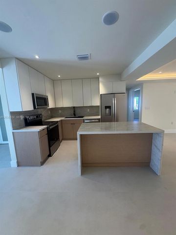 841 NE 4th Pl, Hialeah, FL 33010