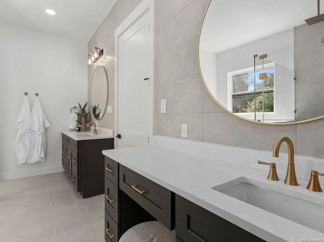 22115 Touring Ln, San Antonio, TX 78257