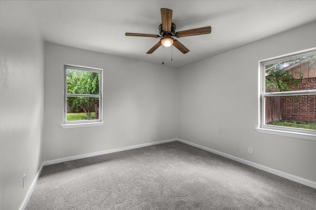1013 Springdale Road, Bedford, TX 76021