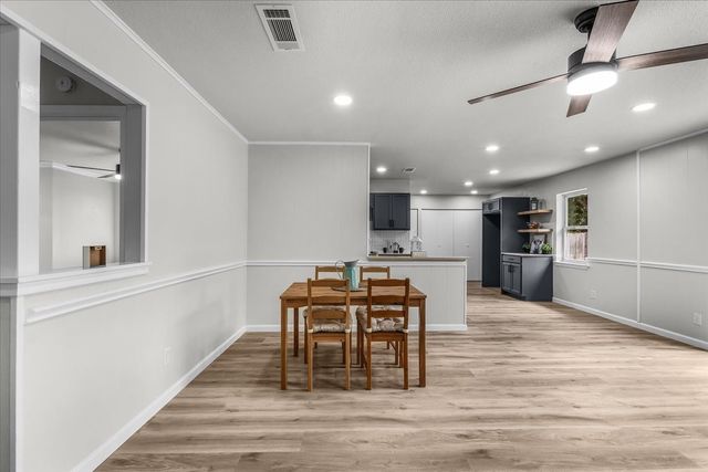 1013 Springdale Road, Bedford, TX 76021