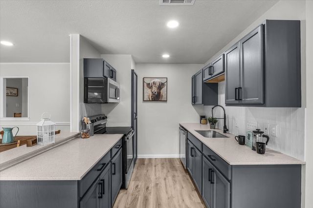 1013 Springdale Road, Bedford, TX 76021