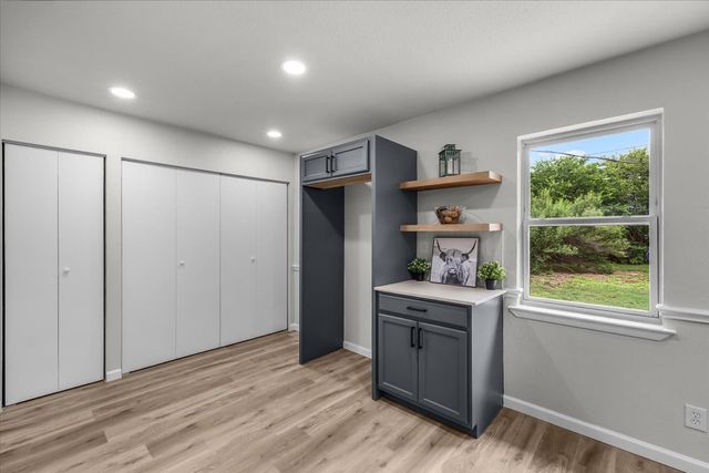 1013 Springdale Road, Bedford, TX 76021