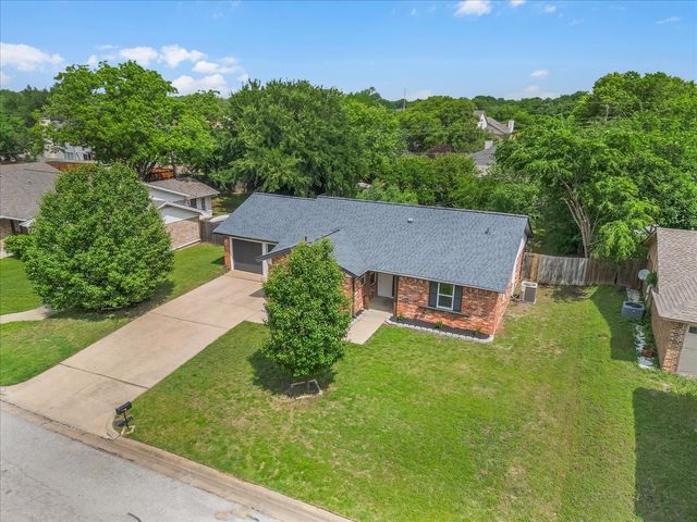 1013 Springdale Road, Bedford, TX 76021