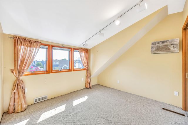 54 Briggs Street, Hicksville, NY 11801