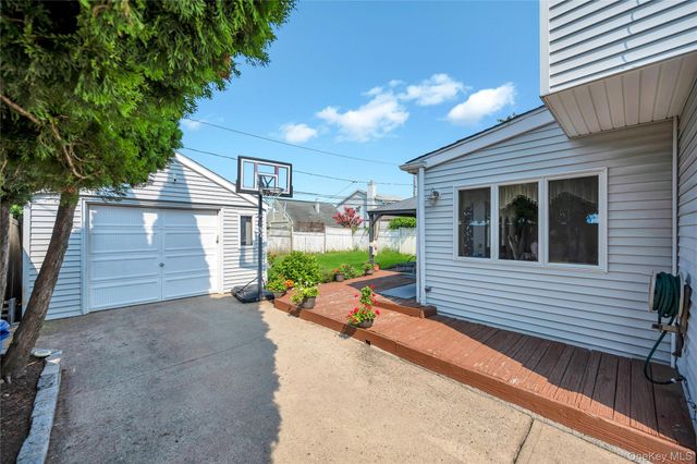 54 Briggs Street, Hicksville, NY 11801