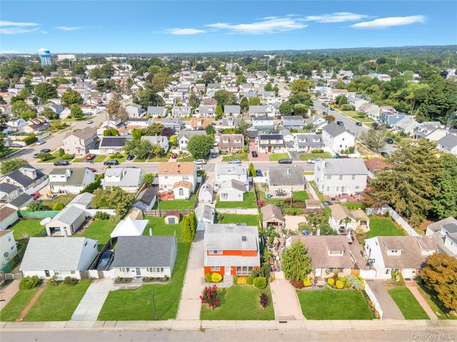 54 Briggs Street, Hicksville, NY 11801