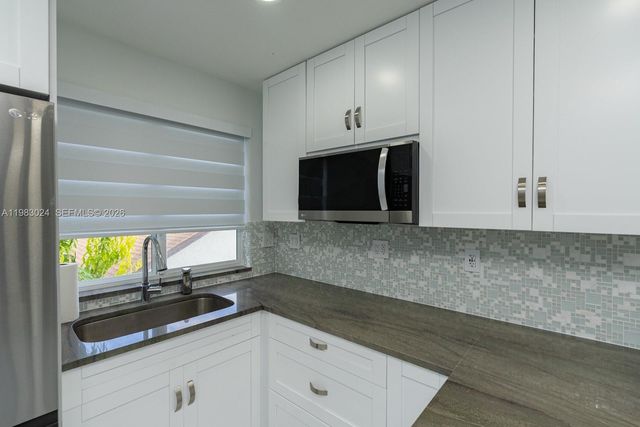 13270 SW 103rd Ter 2, Miami, FL 33186