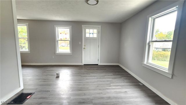 1457 E 289th Street, Wickliffe, OH 44092