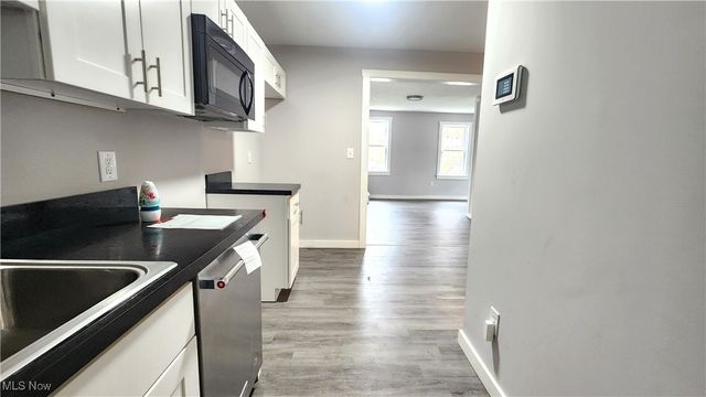 1457 E 289th Street, Wickliffe, OH 44092