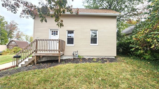 1457 E 289th Street, Wickliffe, OH 44092