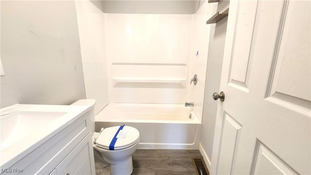 1457 E 289th Street, Wickliffe, OH 44092