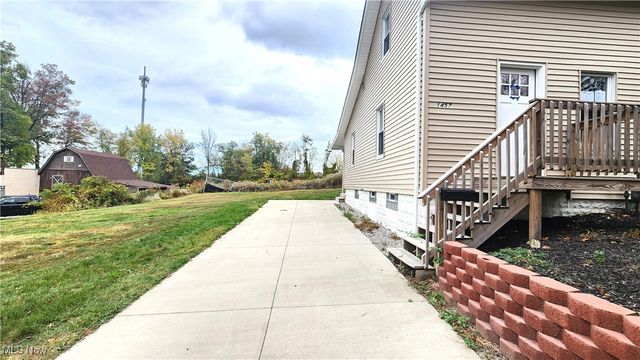 1457 E 289th Street, Wickliffe, OH 44092