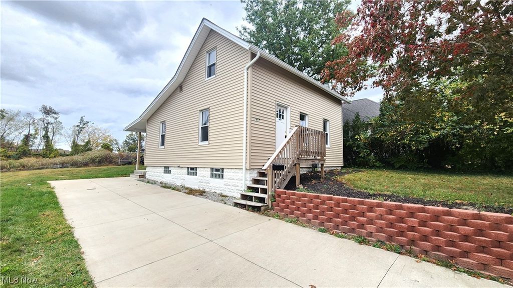 1457 E 289th Street, Wickliffe, OH 44092