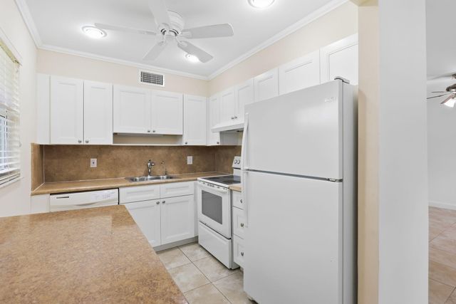 164 Seville G, Delray Beach, FL 33446