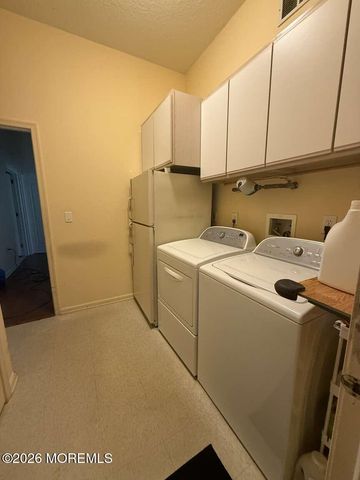 9 Summerfield Drive, Lakewood, NJ 08701