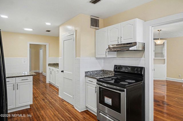 318 TROUT RIVER Drive, Jacksonville, FL 32208