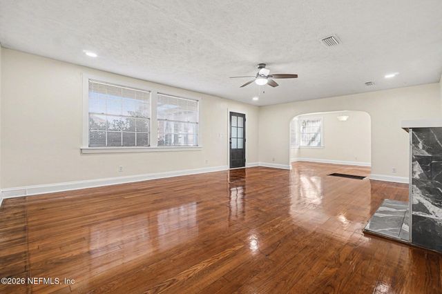 318 TROUT RIVER Drive, Jacksonville, FL 32208