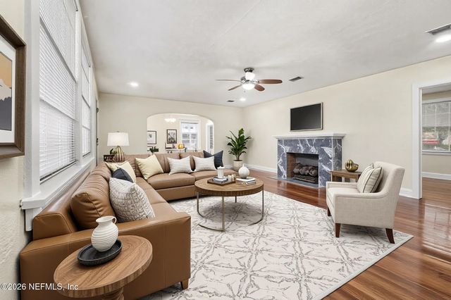 318 TROUT RIVER Drive, Jacksonville, FL 32208