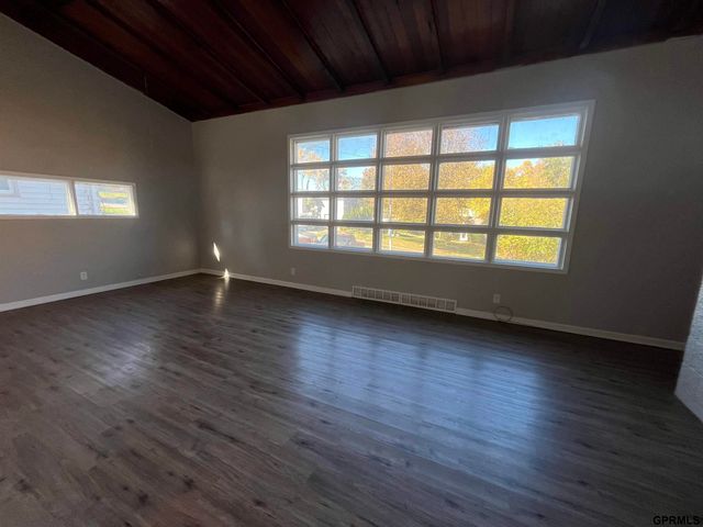 4619 Saratoga Street, Omaha, NE 68104