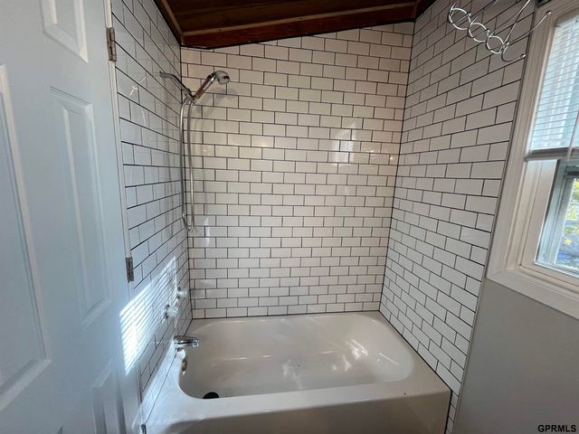 4619 Saratoga Street, Omaha, NE 68104