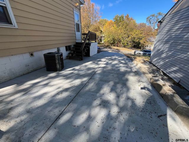 4619 Saratoga Street, Omaha, NE 68104