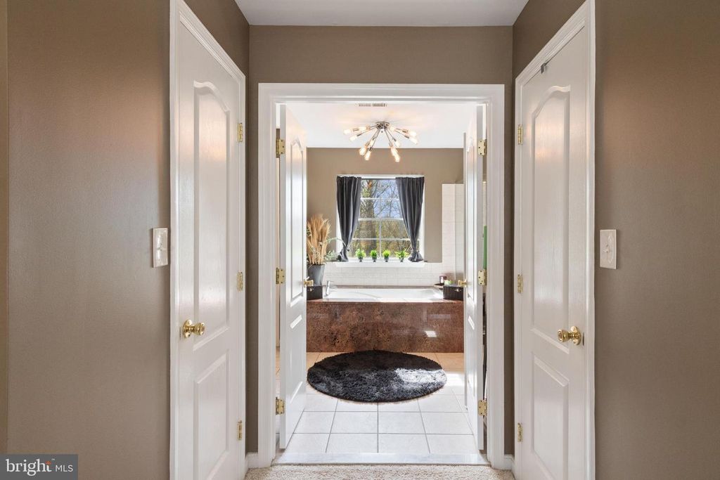 Image 17 of property listing at 10102 MIKE RD, Fort Washington, MD 20744