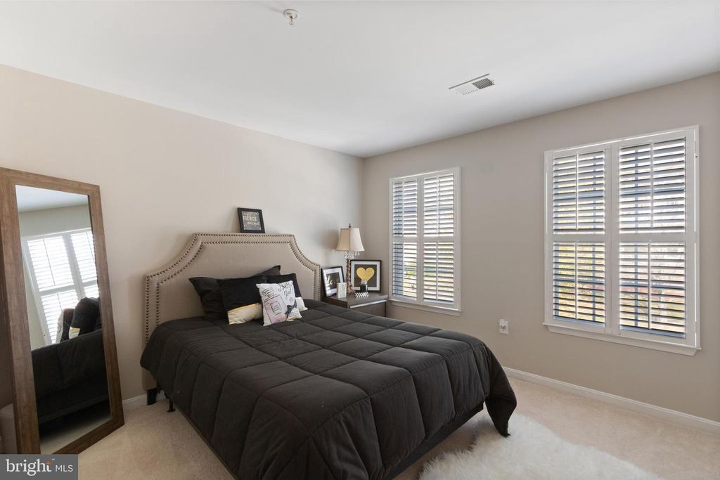 Image 25 of property listing at 10102 MIKE RD, Fort Washington, MD 20744