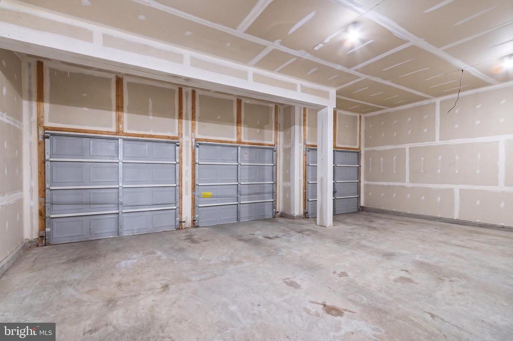 Image 43 of property listing at 10102 MIKE RD, Fort Washington, MD 20744