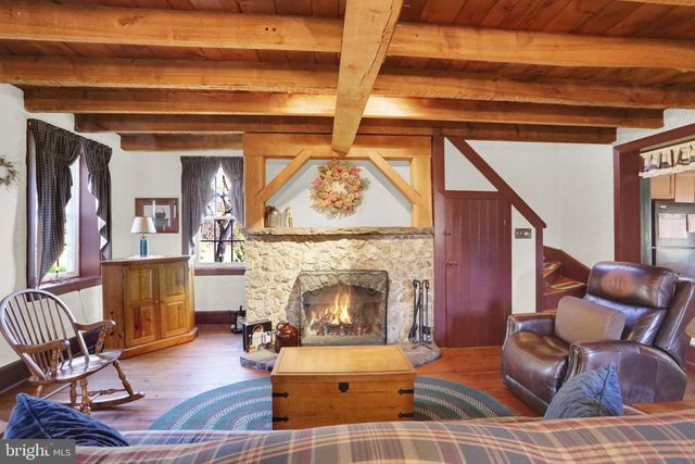 950 ROSSTOWN RD, Lewisberry, PA 17339