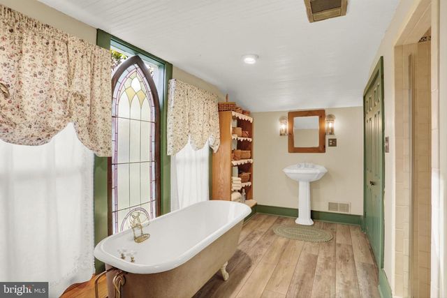 950 ROSSTOWN RD, Lewisberry, PA 17339