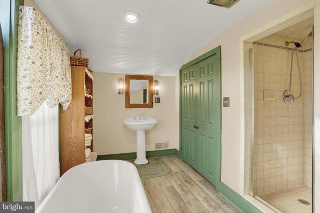 950 ROSSTOWN RD, Lewisberry, PA 17339