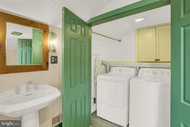 950 ROSSTOWN RD, Lewisberry, PA 17339