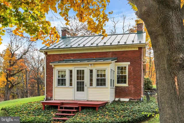 950 ROSSTOWN RD, Lewisberry, PA 17339