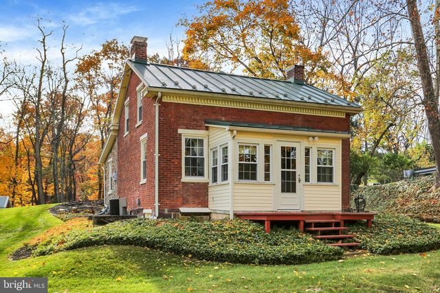 950 ROSSTOWN RD, Lewisberry, PA 17339