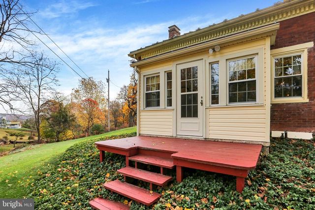 950 ROSSTOWN RD, Lewisberry, PA 17339