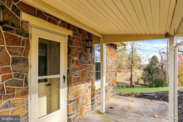 950 ROSSTOWN RD, Lewisberry, PA 17339