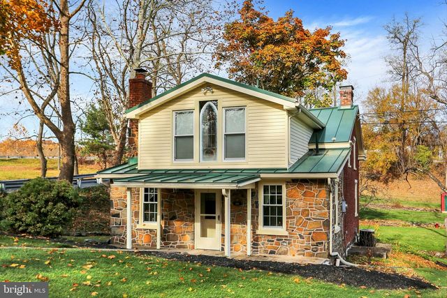 950 ROSSTOWN RD, Lewisberry, PA 17339