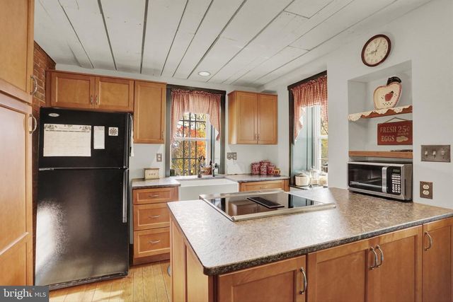 950 ROSSTOWN RD, Lewisberry, PA 17339