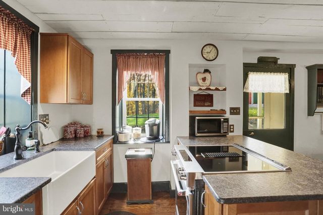 950 ROSSTOWN RD, Lewisberry, PA 17339