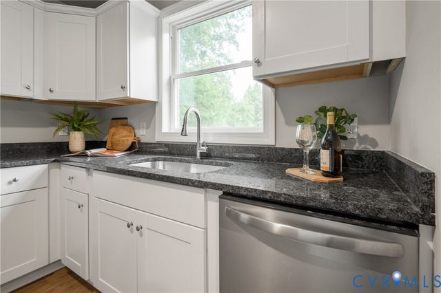 4400 Treely Rd, Chester, VA 23831