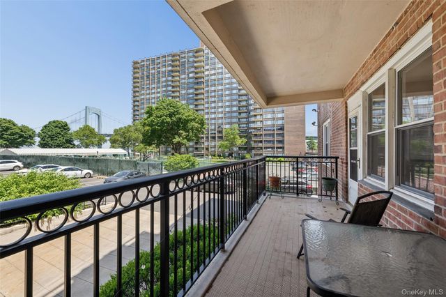162-41 Powells Cove Boulevard 1G, Beechhurst, NY 11357